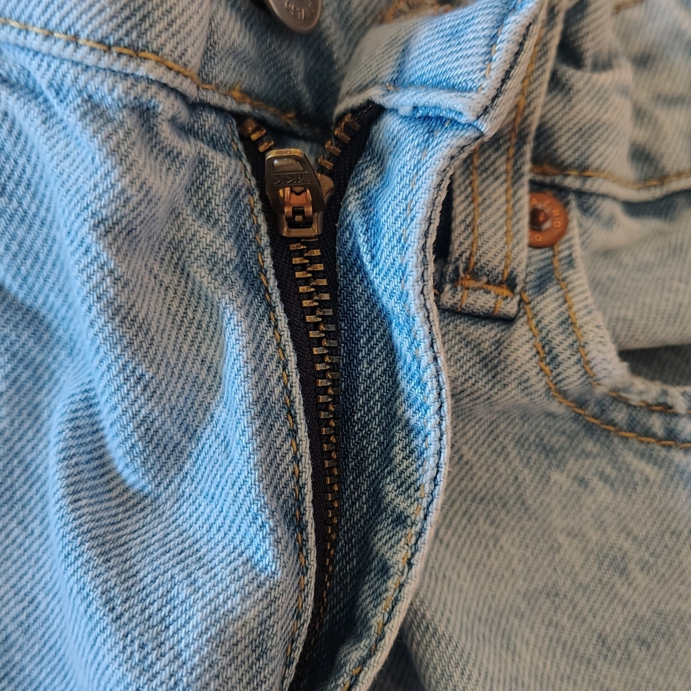 Aeropostale Senior Painted Jeans. Light Blue Low-Rise Bootcut Jeans - Picture 13 of 16
